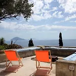 Giardino Dei Carrubi- Al Gradino 365 Bed & Breakfast Alicudi
