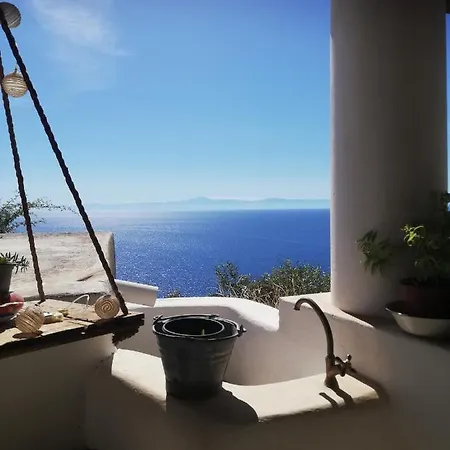 Giardino Dei Carrubi- Al Gradino 365 Bed & Breakfast Alicudi