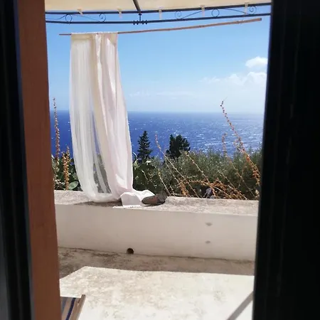 Giardino Dei Carrubi- Al Gradino 365 Bed & Breakfast 3*