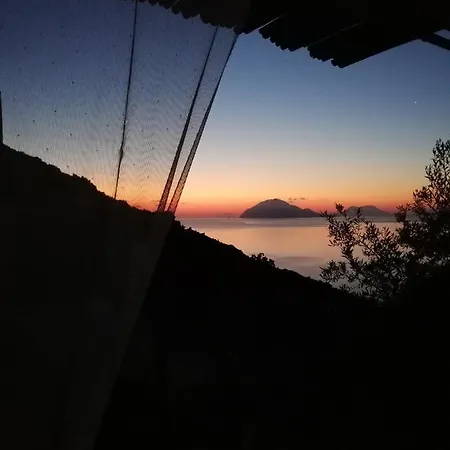 Giardino Dei Carrubi- Al Gradino 365 Alicudi