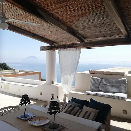 Giardino Dei Carrubi- Al Gradino 365 Bed & Breakfast Alicudi