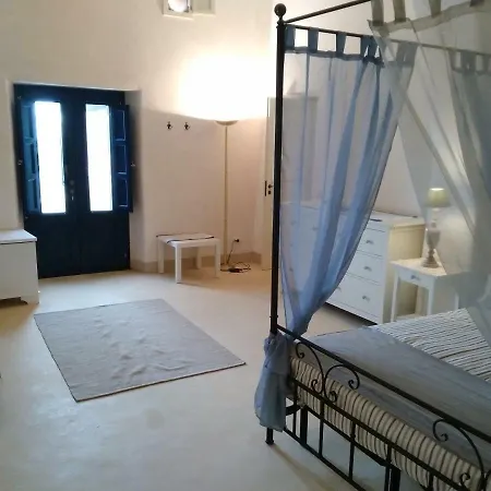 Bed & Breakfast Giardino Dei Carrubi- Al Gradino 365 Alicudi