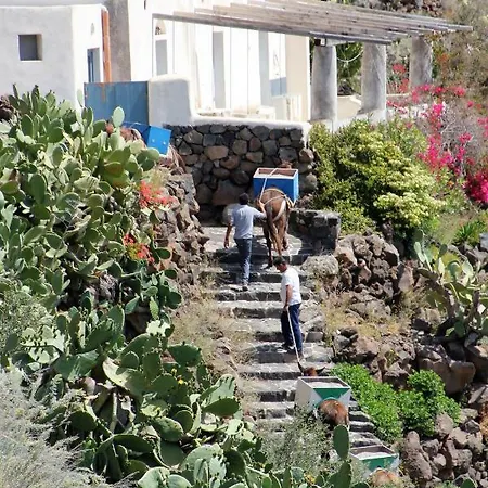 Giardino Dei Carrubi- Al Gradino 365 Bed & Breakfast 3*