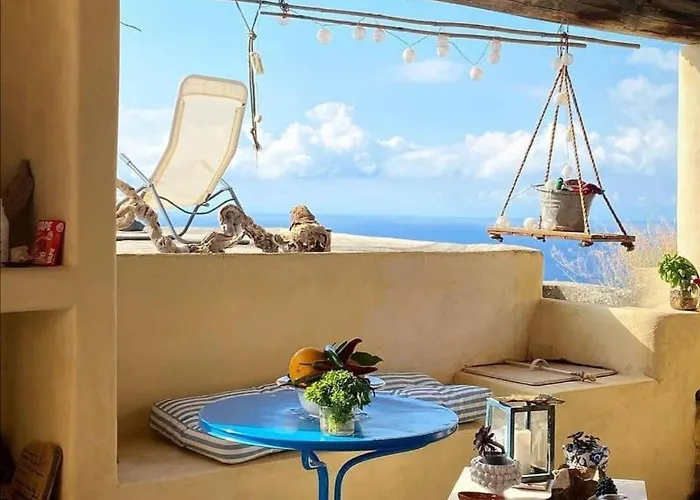 Bed & Breakfast Giardino Dei Carrubi- Al Gradino 365 Alicudi