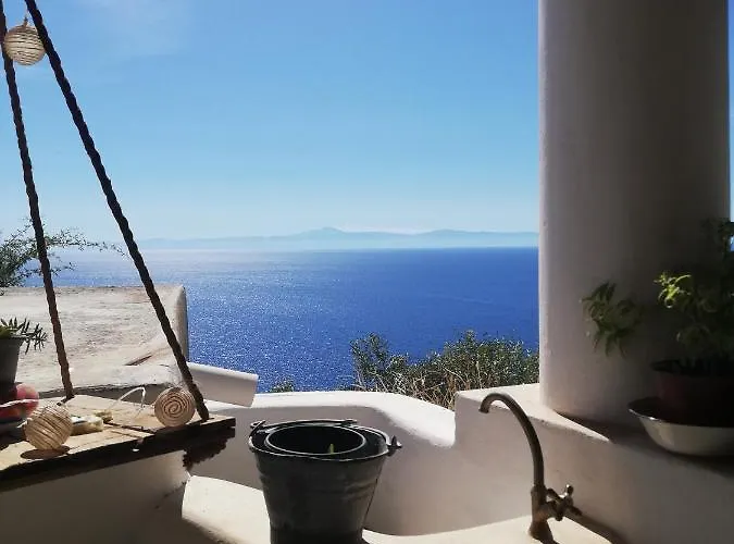 Giardino Dei Carrubi- Al Gradino 365 Oda ve Kahvaltı Alicudi