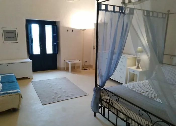 Bed & Breakfast Giardino Dei Carrubi- Al Gradino 365 Alicudi