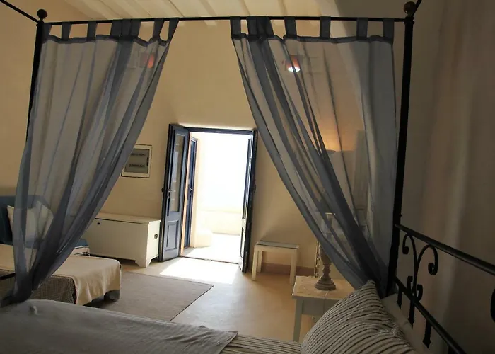 Giardino Dei Carrubi- Al Gradino 365 Oda ve Kahvaltı Alicudi