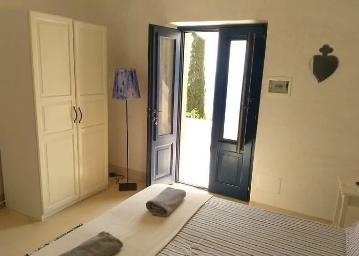 Giardino Dei Carrubi- Al Gradino 365 Oda ve Kahvaltı Alicudi