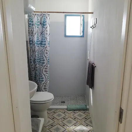 Nocleg ze śniadaniem Giardino Dei Carrubi- Al Gradino 365 Alicudi