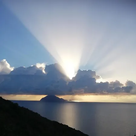 Giardino Dei Carrubi- Al Gradino 365 3* Alicudi