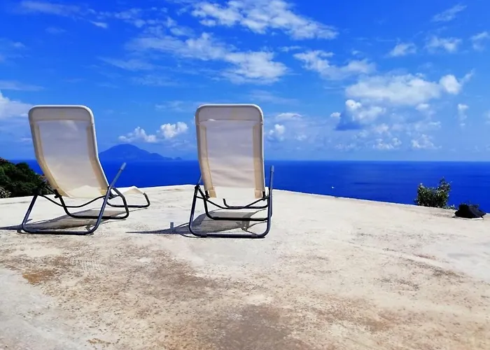 Giardino Dei Carrubi- Al Gradino 365 3* Alicudi