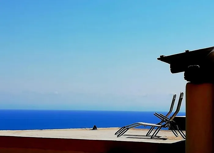 Bed & Breakfast Giardino Dei Carrubi- Al Gradino 365 Alicudi