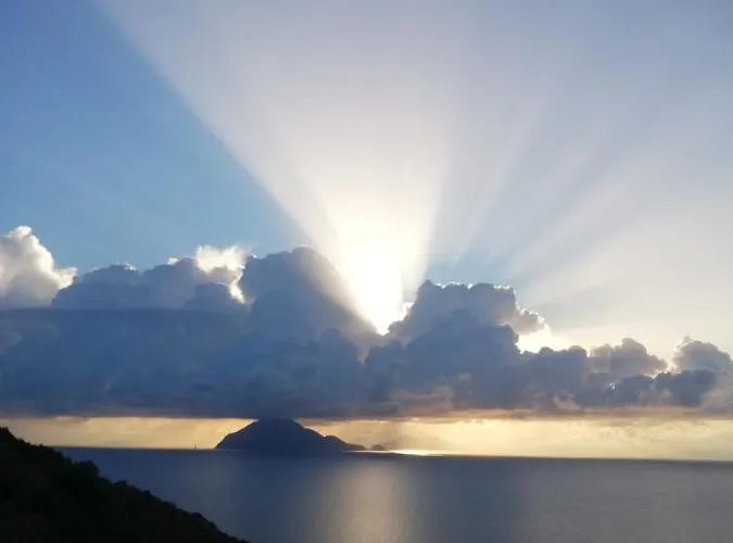 Giardino Dei Carrubi- Al Gradino 365 3* Alicudi