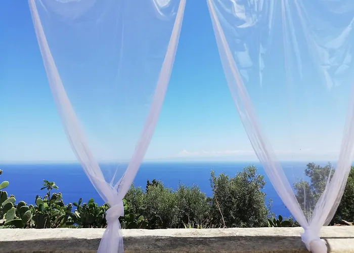 Giardino Dei Carrubi- Al Gradino 365 B&B Alicudi